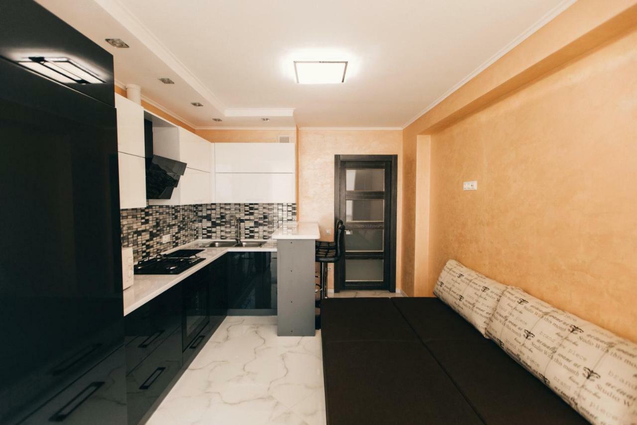 Oazis Apartments Czernowitz Exterior foto